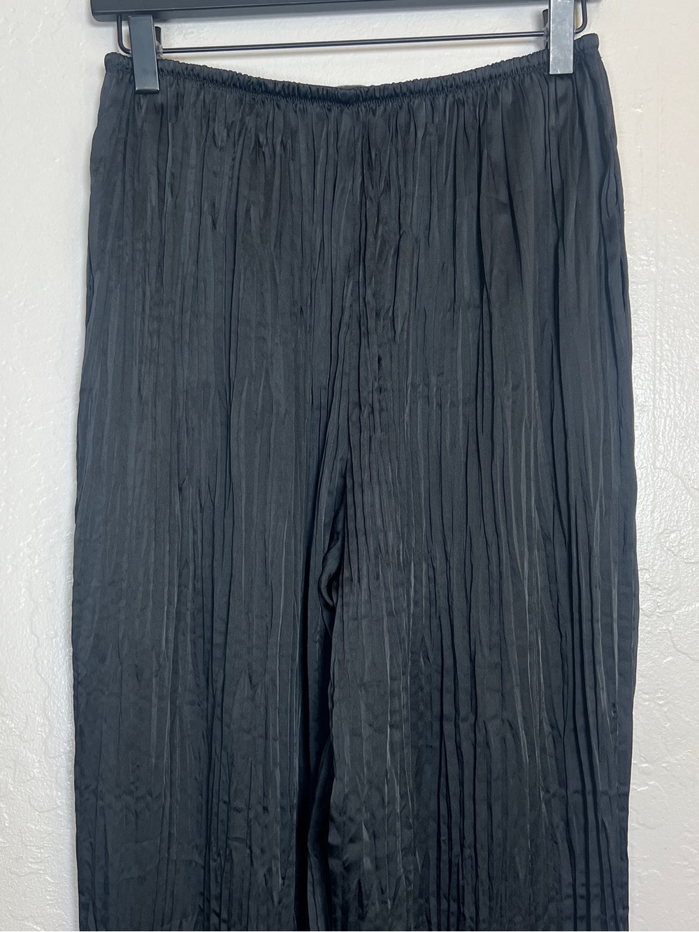 VINCE Women’s Size S Black Satin Crushed Pull-On Pant Elasticized Waist - Picture 10 of 15